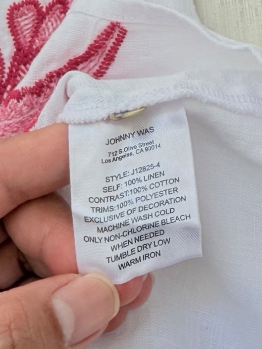 Johnny Was XS White Linen Tank with Red Embroidery Sleeveless Top V Neck Pretty! - Picture 7 of 8